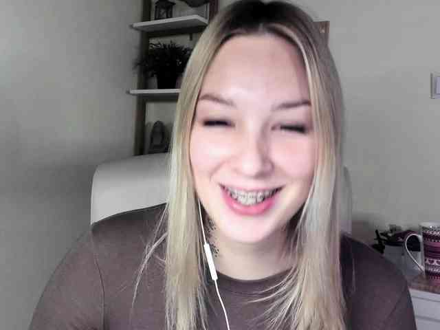 AngelaLux webcam