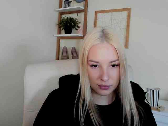 AngelaLux webcam