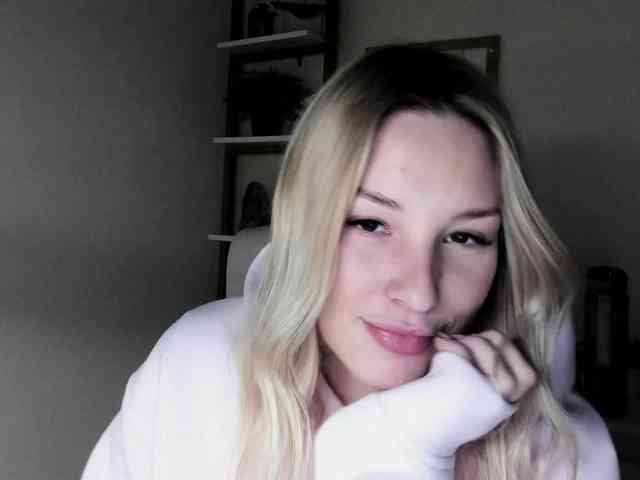 AngelaLux webcam