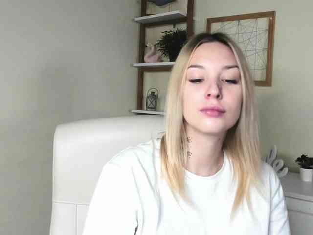 AngelaLux webcam