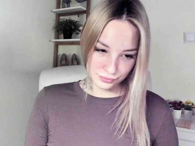 AngelaLux webcam
