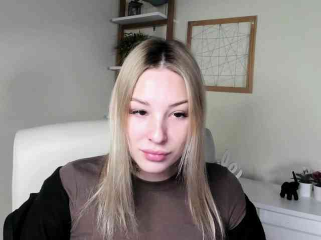 AngelaLux webcam