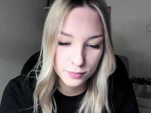 AngelaLux webcam