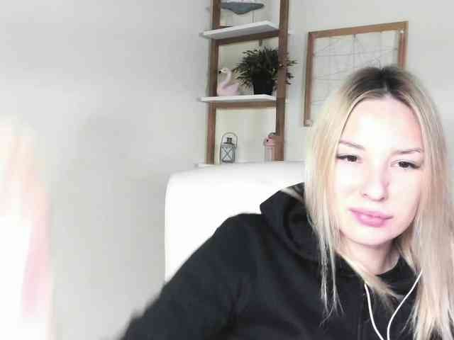 AngelaLux webcam
