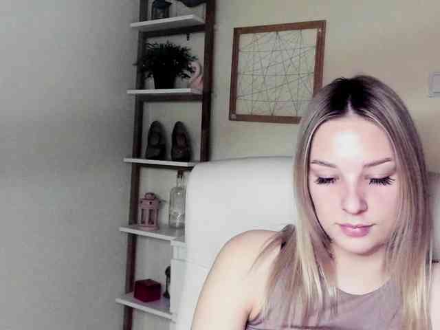 AngelaLux webcam