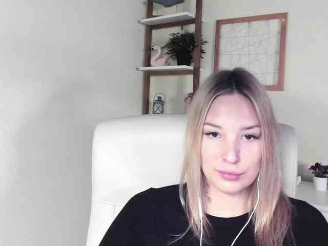 AngelaLux webcam