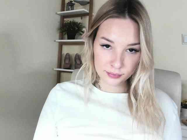 AngelaLux webcam