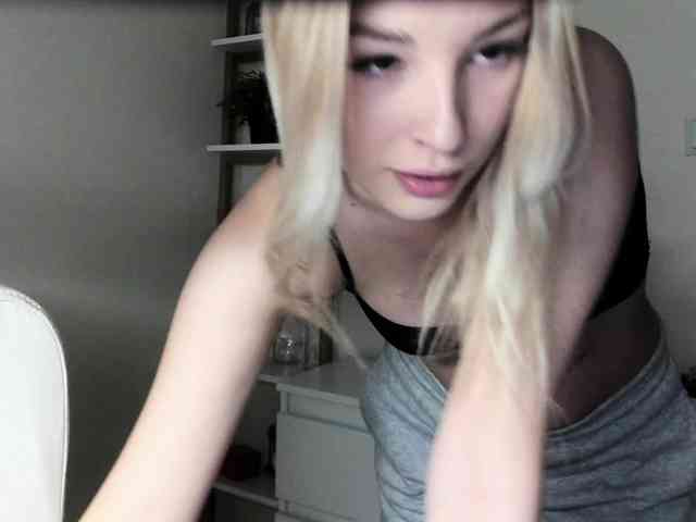 AngelaLux webcam