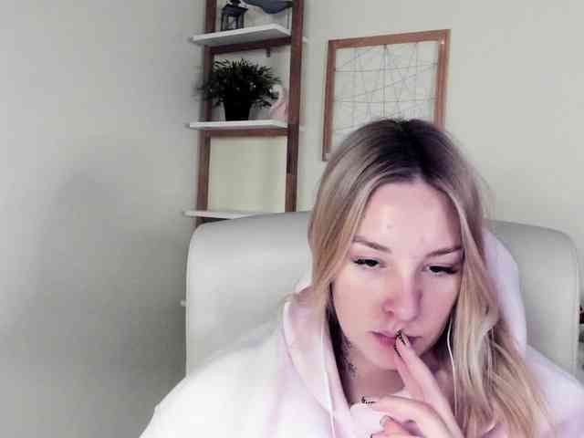 AngelaLux webcam