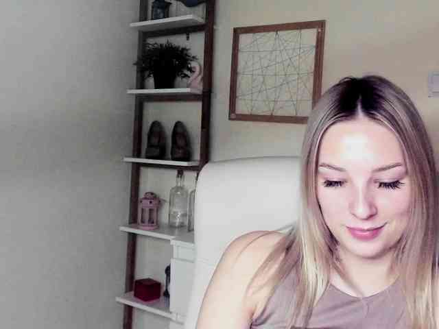 AngelaLux webcam