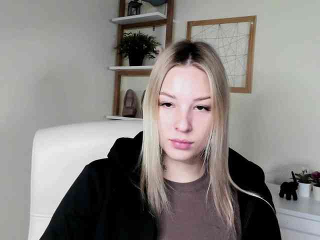 AngelaLux webcam