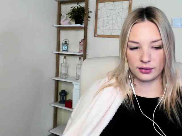AngelaLux webcam