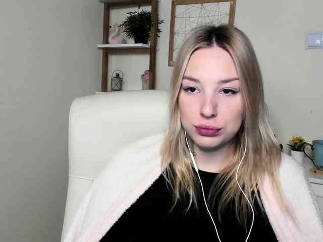 AngelaLux webcam
