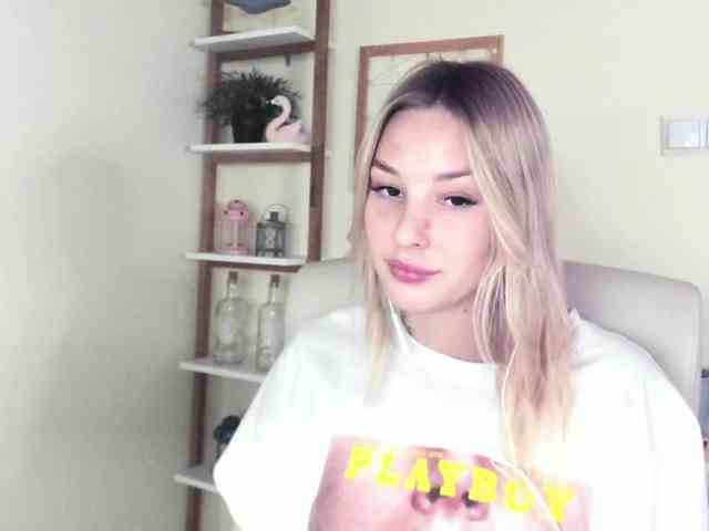 AngelaLux webcam