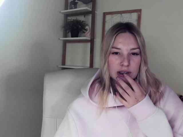 AngelaLux webcam