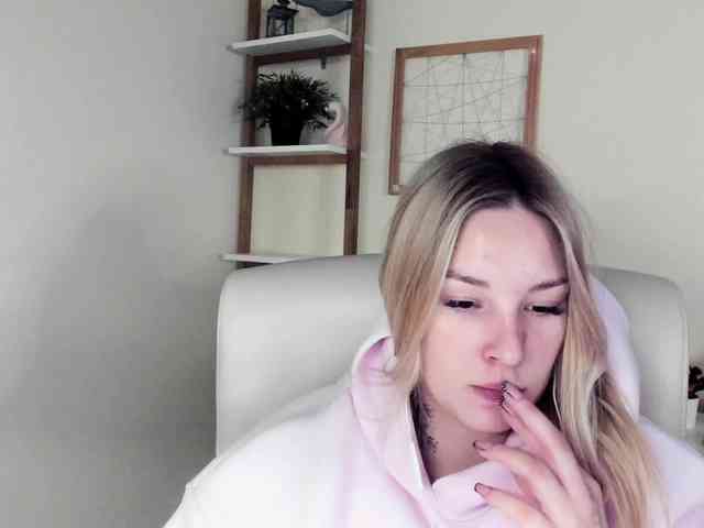 AngelaLux webcam