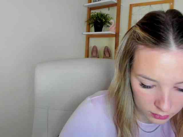 AngelaLux webcam