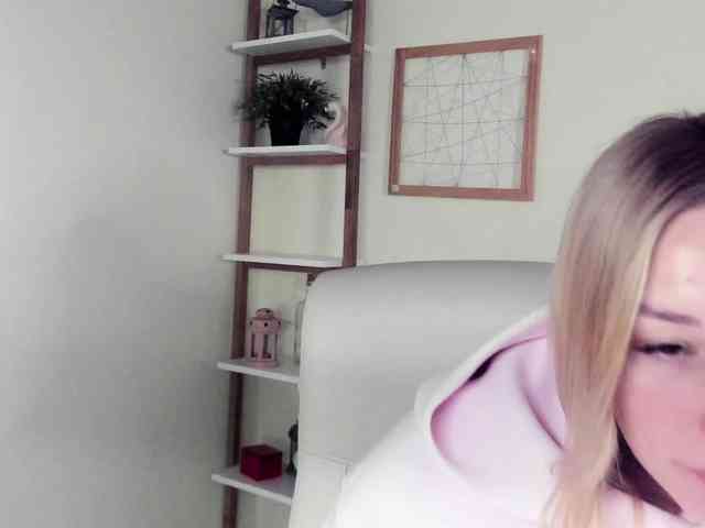 AngelaLux webcam