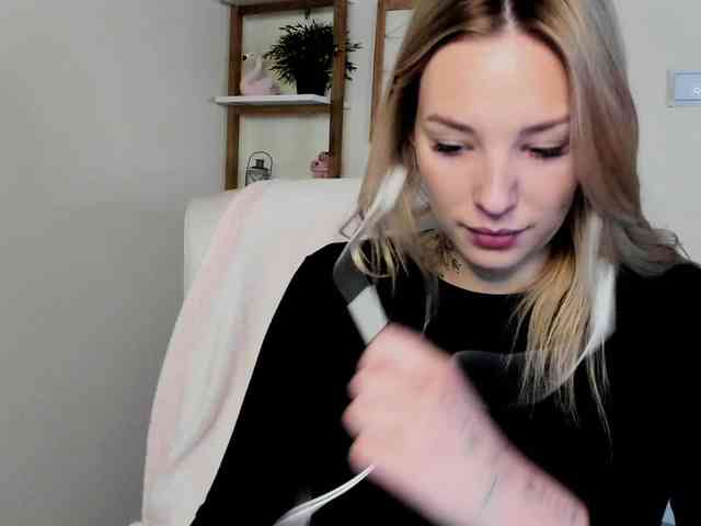 AngelaLux webcam