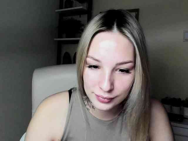 AngelaLux webcam