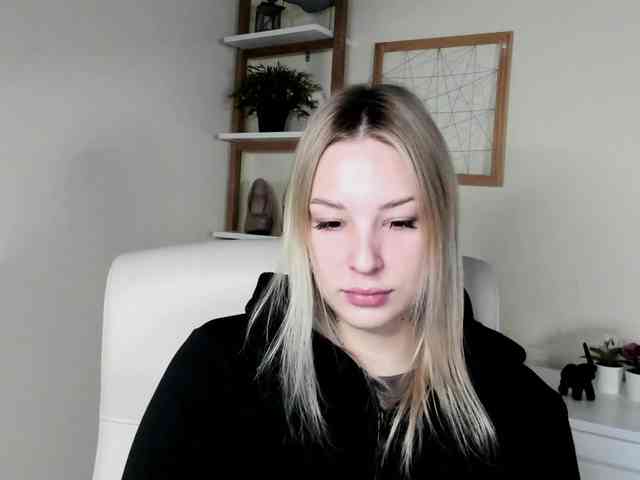 AngelaLux webcam