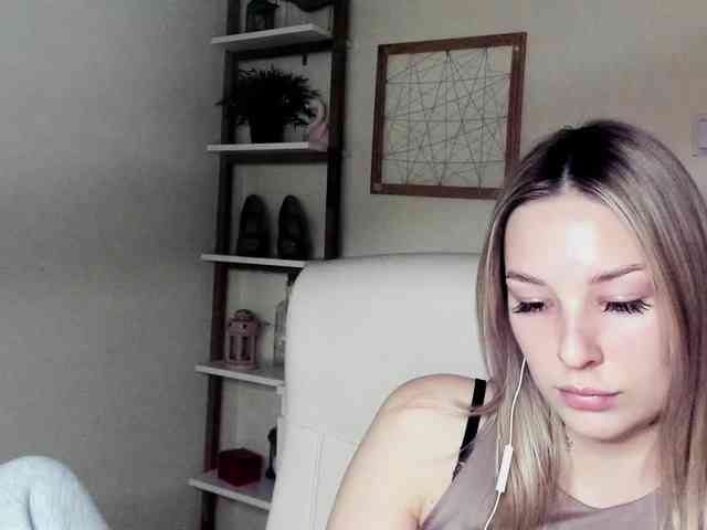 AngelaLux webcam