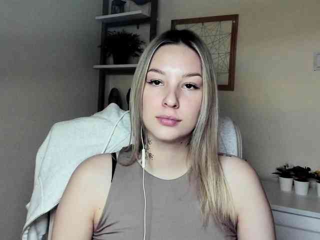 AngelaLux webcam