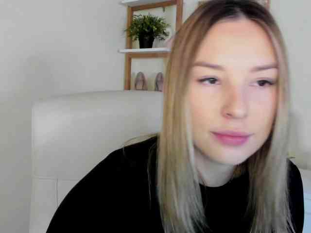 AngelaLux webcam