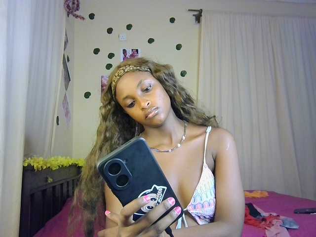 Ambrosiana's BongaCams show and profile