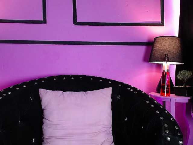 sluttyysucker's BongaCams show and profile