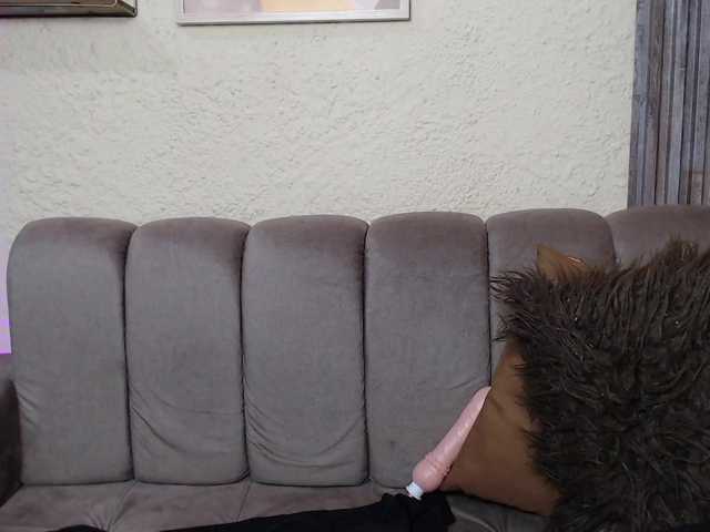 sluttyysucker's BongaCams show and profile