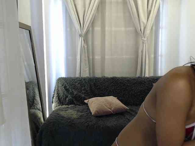 Nyxx-Velariia webcam