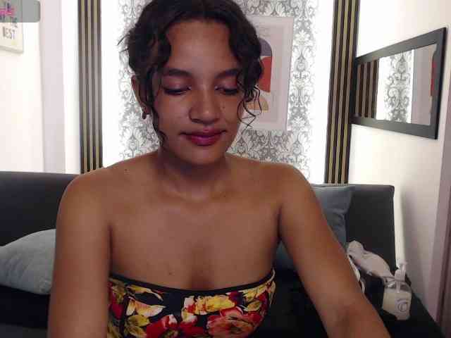 Nyxx-Velariia webcam