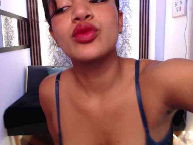 Nyxx-Velariia webcam