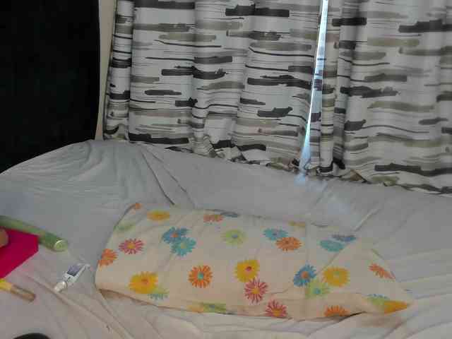 Gorgeous-Black-Beauty webcam