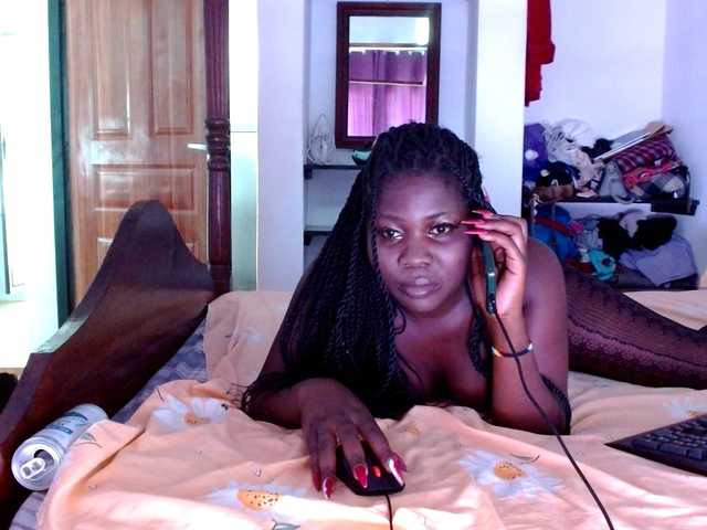 Cuddle-Cate's BongaCams show and profile