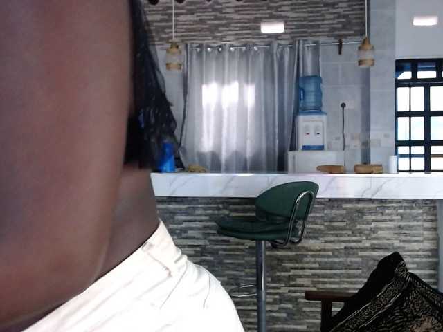 Cuddle-Cate's BongaCams show and profile