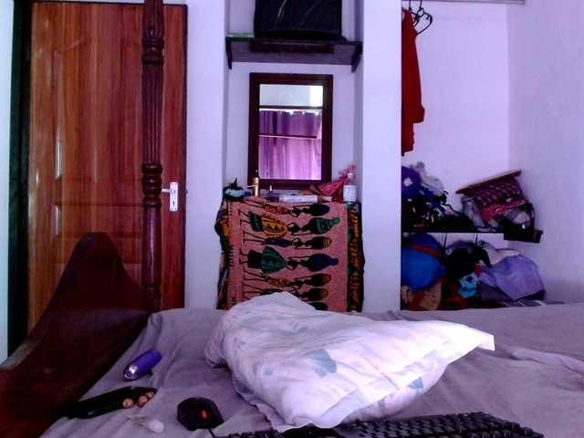 Cuddle-Cate's BongaCams show and profile