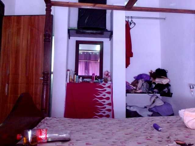 Cuddle-Cate's BongaCams show and profile