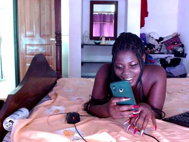 Cuddle-Cate's BongaCams show and profile