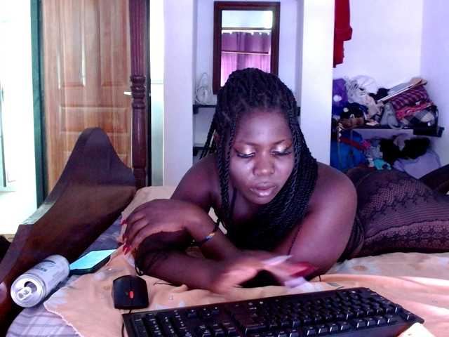 Cuddle-Cate's BongaCams show and profile