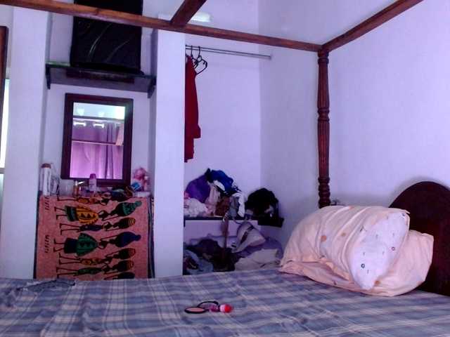 Cuddle-Cate's BongaCams show and profile