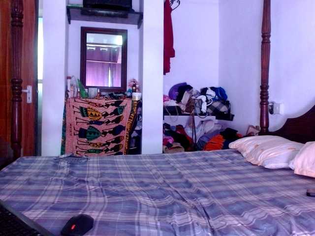 Cuddle-Cate's BongaCams show and profile