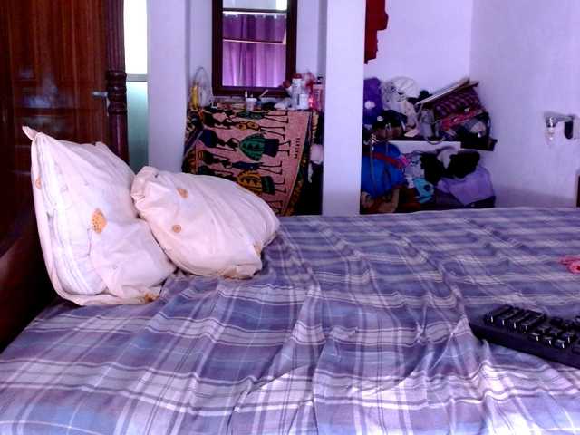 Cuddle-Cate's BongaCams show and profile