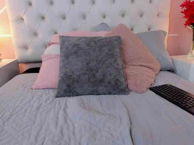 Jennifer-Garciia webcam