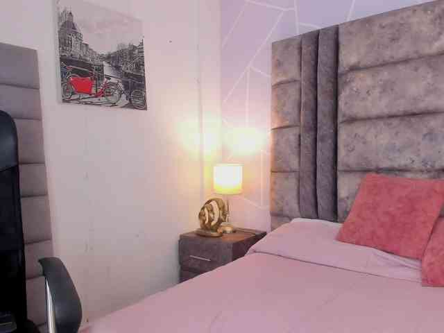 Jennifer-Garciia webcam