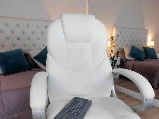 Jennifer-Garciia webcam