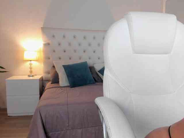 Jennifer-Garciia webcam