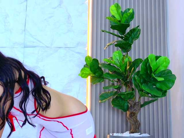 Sarah-Collins's BongaCams show and profile