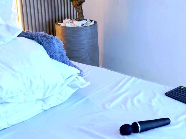 Sarah-Collins's BongaCams show and profile